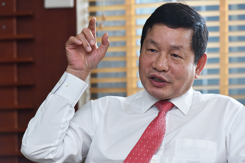 Chủ tịch Trương Gia Bình: FPT cần tái sinh để ngày càng lớn mạnh. 
